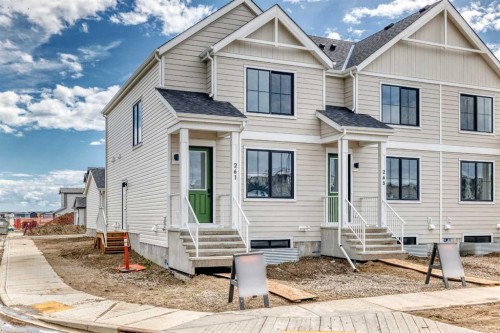 261 Heirloom Way Se, Calgary, AB 