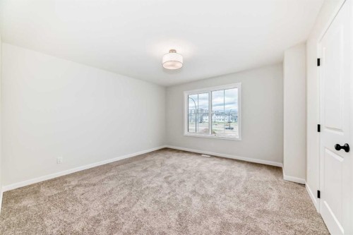 261 Heirloom Way Se, Calgary, AB 