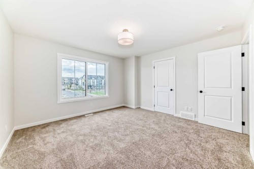 261 Heirloom Way Se, Calgary, AB 