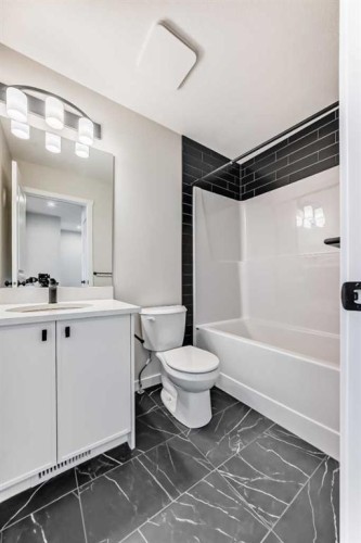 261 Heirloom Way Se, Calgary, AB 