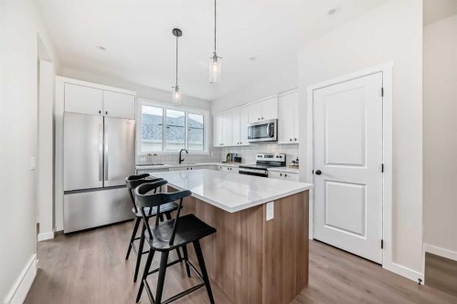 261 Heirloom Way Se, Calgary, AB 