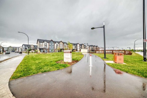 261 Heirloom Way Se, Calgary, AB 