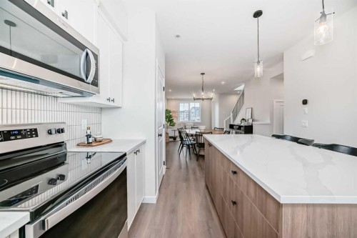 261 Heirloom Way Se, Calgary, AB 