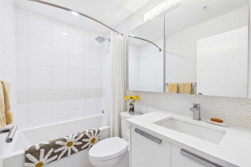 1503-1234 5 Avenue Nw, Calgary, AB - Indoor Photo Showing Bathroom