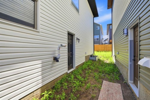 79 Amblefield Grove Nw, Calgary, AB 