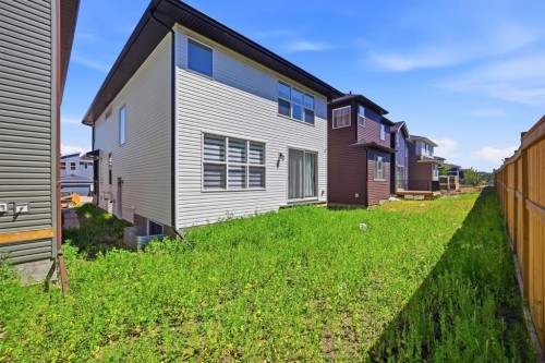 79 Amblefield Grove Nw, Calgary, AB 