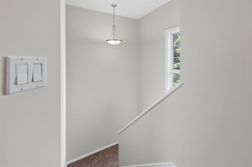 241 Somerside Close Sw, Calgary, AB 