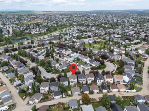 241 Somerside Close Sw, Calgary, AB 