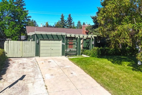 243 Silvercreek Drive Nw, Calgary, AB - Outdoor