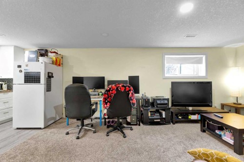 107 Silvergrove Road Nw, Calgary, AB 