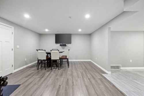 27 Mahogany Crescent Se, Calgary, AB 