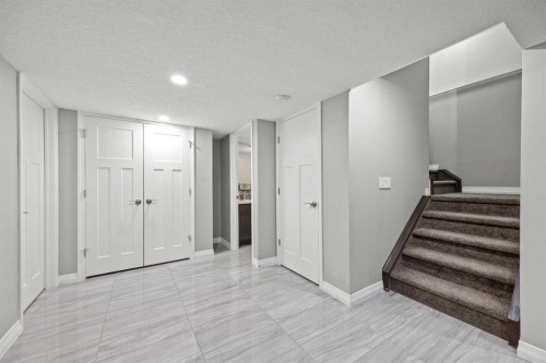 27 Mahogany Crescent Se, Calgary, AB 