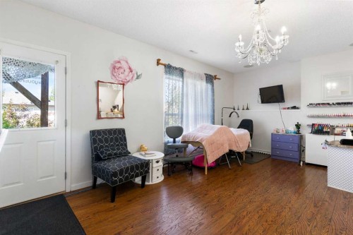151 Bow Ridge Crescent, Cochrane, AB - Indoor Photo Showing Bedroom