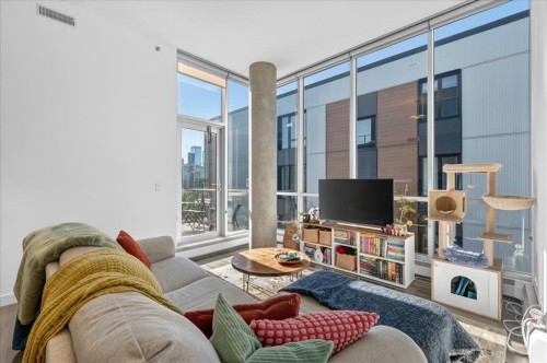 809-235 9A Street Nw, Calgary, AB - Indoor Photo Showing Living Room