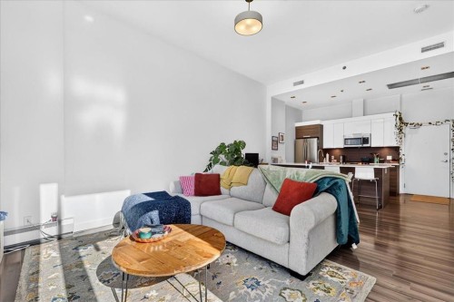 809-235 9A Street Nw, Calgary, AB - Indoor Photo Showing Living Room