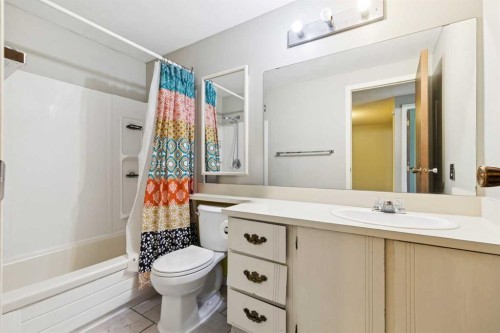 864 Queensland Drive Se, Calgary, AB 