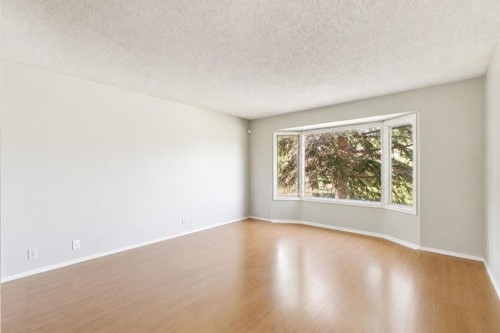 864 Queensland Drive Se, Calgary, AB 