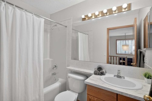 72 Springs Crescent Se, Airdrie, AB 