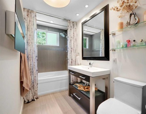1718 12 Avenue Nw, Calgary, AB 