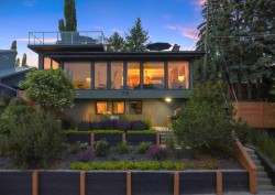 1718 12 Avenue NW Calgary, AB T2N 1J2