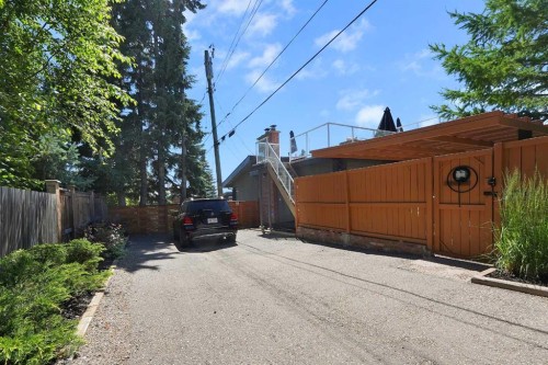 1718 12 Avenue Nw, Calgary, AB 
