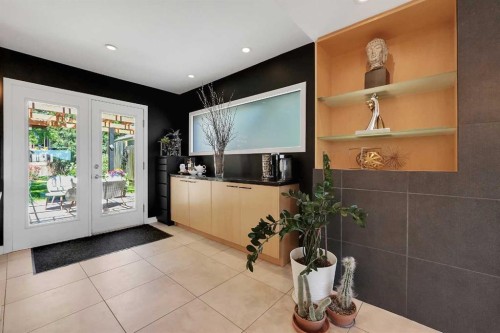 1718 12 Avenue Nw, Calgary, AB 