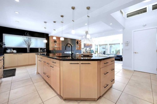 1718 12 Avenue Nw, Calgary, AB 