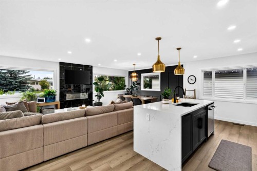 9512 Academy Drive Se, Calgary, AB - Indoor