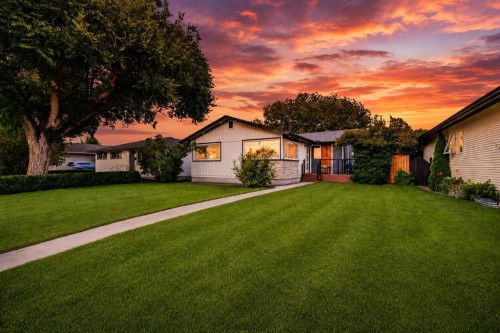 9512 Academy Drive Se, Calgary, AB - Outdoor