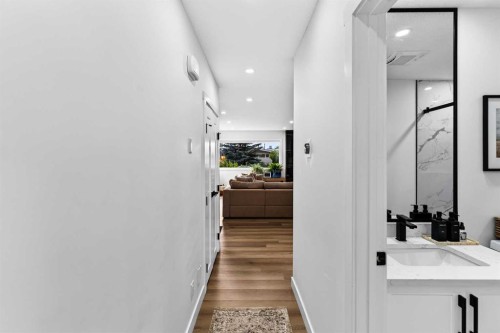 9512 Academy Drive Se, Calgary, AB - Indoor Photo Showing Other Room
