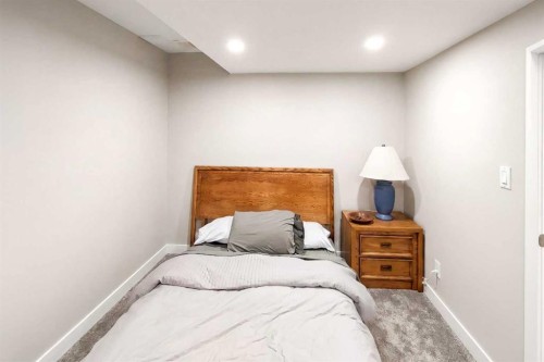 272 Woodfield Road Sw, Calgary, AB 