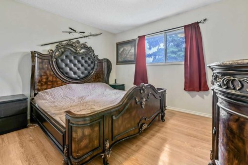 311 Penbrooke Crescent Se, Calgary, AB - Indoor Photo Showing Bedroom