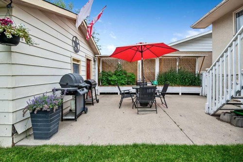 311 Penbrooke Crescent Se, Calgary, AB - Outdoor With Exterior