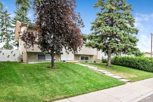311 Penbrooke Crescent Se, Calgary, AB - Outdoor
