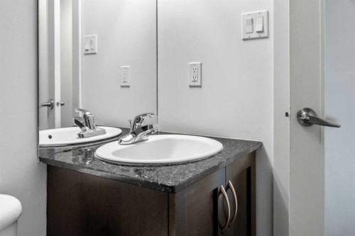 14-2906 17 Avenue Sw, Calgary, AB - Indoor Photo Showing Bathroom