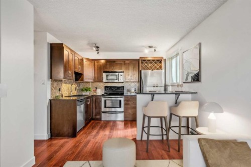14-2906 17 Avenue Sw, Calgary, AB - Indoor Photo Showing Kitchen With Stainless Steel Kitchen