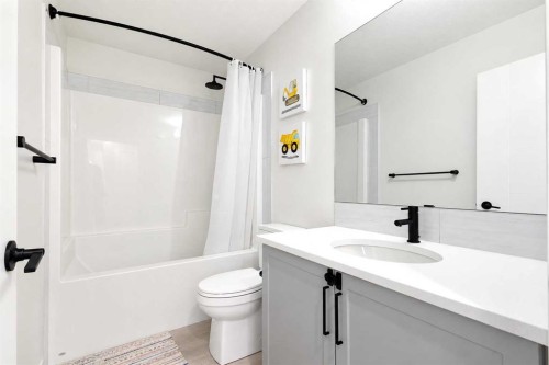 267 Belmont Heath Sw, Calgary, AB - Indoor Photo Showing Bathroom