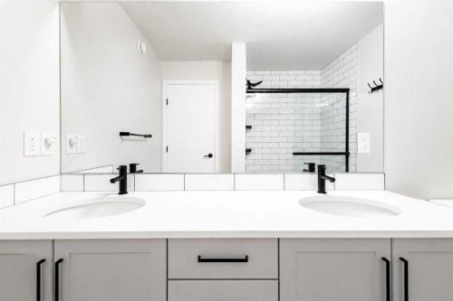 267 Belmont Heath Sw, Calgary, AB - Indoor Photo Showing Bathroom