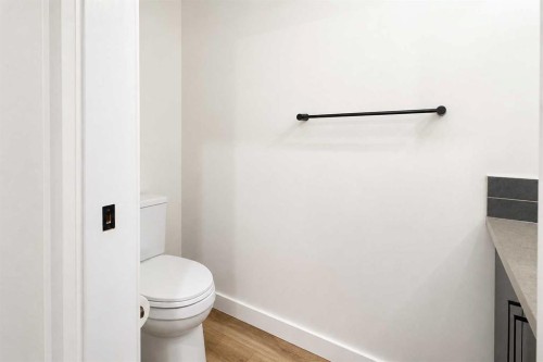 267 Belmont Heath Sw, Calgary, AB - Indoor Photo Showing Bathroom