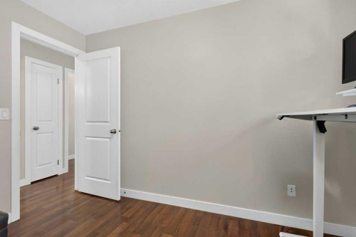 20 Mckinley Road Se, Calgary, AB 