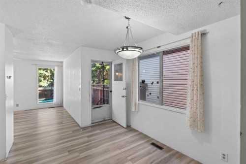 558 Whitehill Place Ne, Calgary, AB 