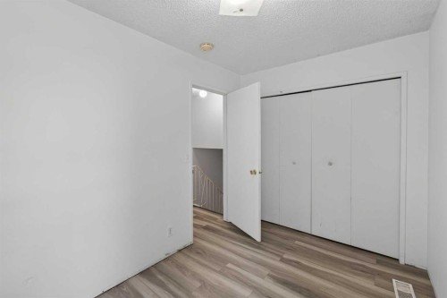 558 Whitehill Place Ne, Calgary, AB 