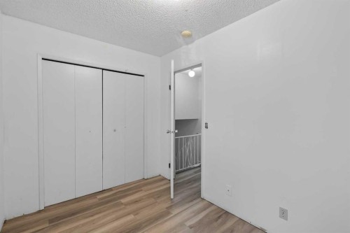 558 Whitehill Place Ne, Calgary, AB 