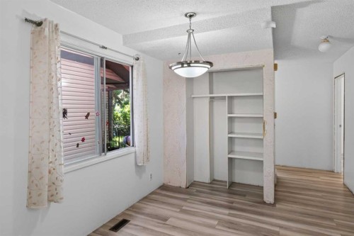 558 Whitehill Place Ne, Calgary, AB 