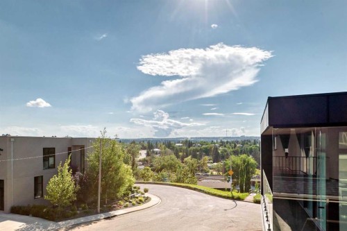 2312 12 Avenue Nw, Calgary, AB 