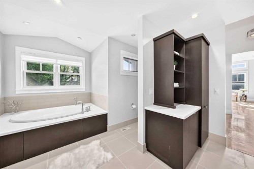 2312 12 Avenue Nw, Calgary, AB 