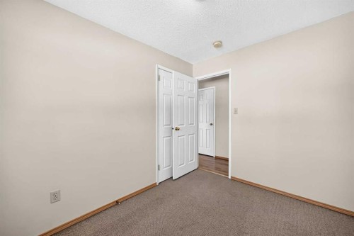 5113 17 Avenue Nw, Calgary, AB 
