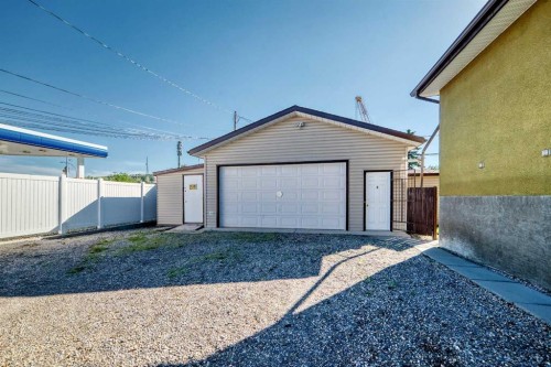 5113 17 Avenue Nw, Calgary, AB 