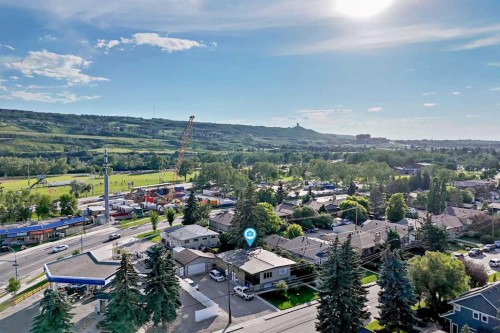 5113 17 Avenue Nw, Calgary, AB 