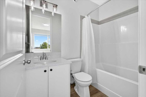 128 Setonstone Manor Se, Calgary, AB - Indoor Photo Showing Bathroom